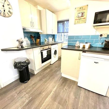 Serene And Cozy 1-Bedroom House With Parking Cambridge  Exterior photo