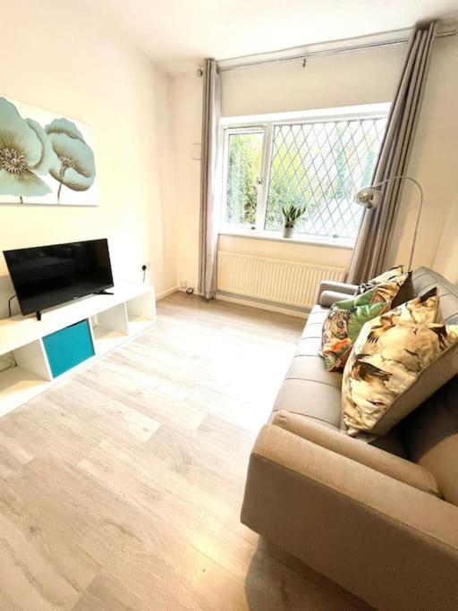 Serene And Cozy 1-Bedroom House With Parking Cambridge  Exterior photo