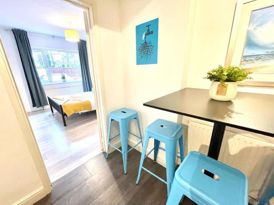 Serene And Cozy 1-Bedroom House With Parking Cambridge  Exterior photo